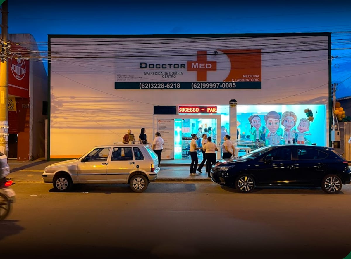 Fachada da Docctor Med Aparecida de Goiânia, na Rua Abrão Lourenço de Carvalho, S/N, Setor Central